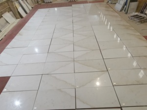 Dalles de marbre blanc Guangxi Pierre de marbre blanc Bianco Marbre naturel de carrara blanc chinois 60*60 cm pour revêtement mural trompeur - Product Image 3