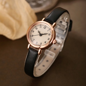Nouvelle montre à quartz décontractée et tendance pour femme, petit cadran, style transfrontalier, en stock - Product Image 3