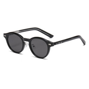 Nuevas gafas de sol con montura redonda para mujer, montura negra de PC, protección UV400, parasoles de clase 2, estilo Retro de moda - Product Image 1