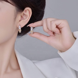 Boucles d'oreilles clous tendance pour femme, en zircon taille princesse, avec blocs de couleur géométriques, en cuivre plaqué or et argent S925, cadeau de luxe haut de gamme - Product Image 3