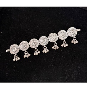 Collar de Plata de Lujo para Mujer, Hecho para Amantes de la Moda, Boda Hindú, Aspecto Pulido, Apto para Todas las Celebraciones, India - Product Image 1