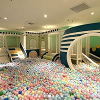 Zone de jeu intérieure douce: Style vibrant pour stimuler l'intérêt des enfants Projet de jeu interactif pour les enfants Jeu d'exercice et plaisir sans fin