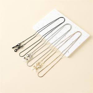 โซ่แว่นตาโลหะแบบโซ่ลายงู 2.0 สำหรับผู้หญิงใส่ได้ทุกวัน - Product Image 1