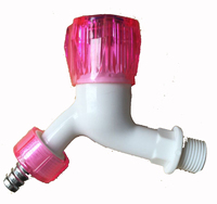 Fabriqué en Chine Machine à laver en plastique de couleur personnalisée robinet d'eau boule Bibcock tuyau d'arrosage robinet d'eau extérieur