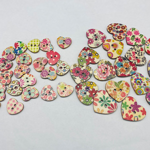 Декоративные пуговицы в форме сердца - Product Image 1