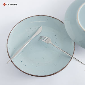 Assiette à dîner en grès classique, émaillée bicolore, peinte à la main, 10,5 et 7,5 pouces, faible MOQ, compatible lave-vaisselle, pour hôtels et restaurants - Product Image 3