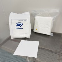 Lingettes non abrasives en polyester pour le nettoyage des surfaces délicates dans l'électronique, les dispositifs médicaux et la fabrication optique