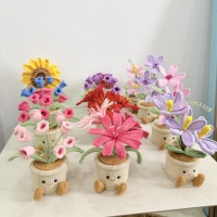 Nouvelle fleur de tournesol au crochet faite à la main 2027, plante en pot, pour la décoration de bureau, de maison ou de bureau, joli cadeau de fleur artificielle