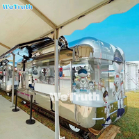 Remorque alimentaire mobile multifonctionnelle en aluminium avec plan de travail en acier inoxydable résistant à la rouille pour les camions de nourriture, les snacks et les boissons au lait