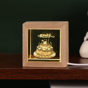 Lampada Notturna in Cristallo LED 3D Incisa con Cornice Quadrata in Legno - Product Image 2