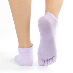 Chaussettes de yoga en coton à cinq doigts, tricotées plates, avec logo personnalisé, talon <span class=keywords><strong>creux</strong></span>, antidérapantes, <span class=keywords><strong>pour</strong></span> studio de fitness, violet et bleu - Product Image 1