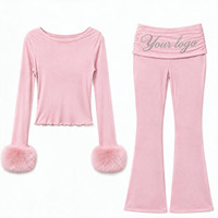 Ensemble 2 pièces long pour femme, coupe ajustée, haut à col bateau, pantalon évasé, détails strass, style doux, tissu éponge, vente en gros, commandes en gros