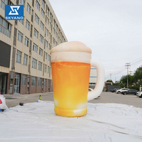 Modèle publicitaire gonflable personnalisé en forme de gobelet à bière pour la décoration promotionnelle de festivals de bière en extérieur