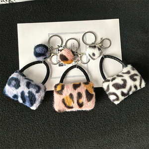 Mini bolso con estampado de leopardo, llavero de felpa, bolso bonito, Bola de piel sintética, Pompón, llavero de coche, colgante de anillo, llavero con pompón, novedades - Product Image 4