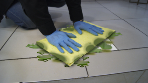 ม้วนดูดซับสารเคมี SABER แบบหนาพิเศษ ขนาดเล็ก 200 เมตร แบบลอยน้ำ มองเห็นได้ชัดเจน สำหรับการดูดซับน้ำและสารเคมีในระยะไกล - Product Image 2