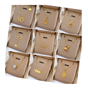 قلادة كيسويف (KISSWIFE) بتصميم فراشة صدفية وقلب، مطلية بذهب عيار 18 قيراط، من الفولاذ المقاوم للصدأ، للرجال والنساء - Product Image 2