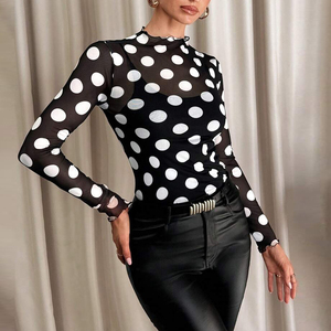 Camiseta de Manga Larga con Encaje Transparente y Diseño de Puntos para Mujer - Cuello Alto y Diseño Transparente a la Moda - Product Image 5