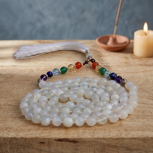 Collar Mala de 108 Cuentas de Piedra Lunar para 7 Chakras, Anudado a Mano, Cuentas de Oración, Yoga, Meditación, Cristal Curativo, Venta al por Mayor, India - Product Image 1