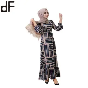 नई शैली गर्म बेच महिला स्वभाव मुस्लिम फैशन कोर्सेट सुरुचिपूर्ण सादे लंबी पोशाक महिलाओं के फीता बागे