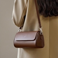 ODM 2026 Nuevo Bolso Bandolera de Moda Marrón de Cuero PU Tipo Tofu para Mujer, Bolso de Hombro Pequeño con Solapa, Bolso de Mano Premium para Uso Diario para Mujer