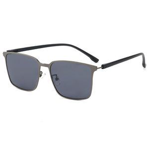 Lunettes de soleil photochromiques pour hommes, verres carrés TAC, ultralégères, en acier inoxydable, pour la conduite et les activités de plein air, tendance - Product Image 3