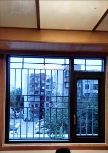 Ventana Lateral Abatible de Aluminio con Rotura de Puente Térmico PA66 Antivaho Salino para Villa Costera - Product Image 4