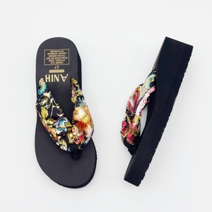 Womens Wedge Heel Flip Flops Floral Fabric Strap Thick Sole Elevated <b>Summer</b> Outdoor Fashion Beach <b>Slippers</b> - Product Image 3