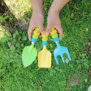 Set di <span class=keywords><strong>Attrezzi</strong></span> <span class=keywords><strong>da</strong></span> Giardinaggio per Bambini: Paletta in Ferro per Piantare, Scavare, Raccogliere Conchiglie e Coltivare Ortaggi in Giardino e in Spiaggia - Product Image 2
