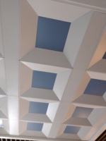 Plafond modulaire moderne à panneaux profonds pour applications polyvalentes