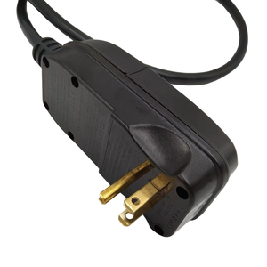 Cable de Extensión GFCI de 15A, 3 Tomas NEMA 5-15P a 3 NEMA 5-15R, Cable Resistente a la Intemperie 14/3 SJTW para Exteriores y Construcción - Product Image 3