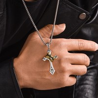 Vente en gros de collier pendentif croix rétro pour hommes accessoires de mode hip-hop qui ne se décolorent pas