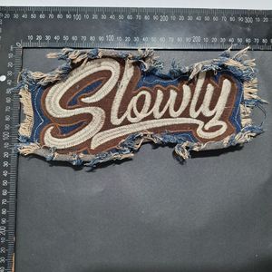 เสื้อมีฮู้ดแผ่นปะปักลายโลโก้แบรนด์ตามสั่งกางเกงยีนส์แบบรีดติดแบบเฉพาะ - Product Image 4