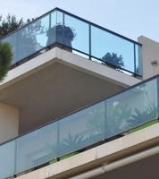 Balustrade de balcon extérieure moderne en aluminium de haute qualité, sécurisée, pour villa, à fixation au sol, pour escaliers