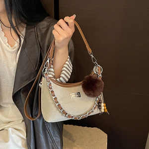 Fashion Moon Bag Exquisite Plush Decoration Winter Autumn New Crossbody Bag High-quality Handbag <strong>Chain</strong> Shoulder Bag for Women - Product Image 3