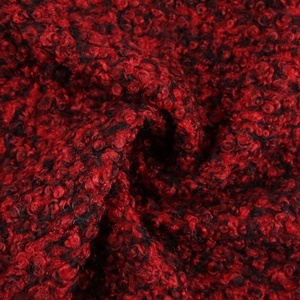 Tissu en fausse fourrure <span class=keywords><strong>bouclée</strong></span> Teddy Bear personnalisé 380GSM, tissu en polaire recyclé 100% polyester pour vêtements, tissu en polaire Teddy pour manteau - Product Image 2