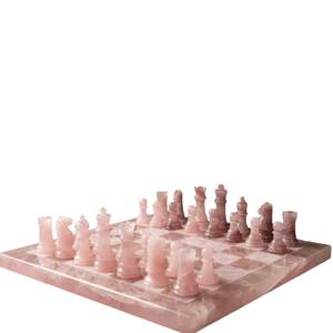 Jeu d'échecs en pierre de quartz rose fait à la main avec des pièces en résine moderne artisanale, jeu de luxe pour adultes, pierre précieuse rose, cadeau écologique pour lui - Product Image 1