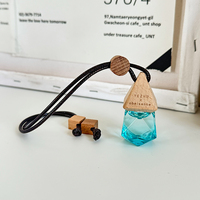 Diffuseur de parfum pour voiture de luxe, bouteille en verre personnalisée de haute qualité avec bouchon en bois, suspension parfumée pour voiture