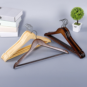 Ensemble <span class=keywords><strong>de</strong></span> supports <span class=keywords><strong>en</strong></span> <span class=keywords><strong>bois</strong></span> pour vestes et vêtements, personnalisation avec Logo à impression personnalisée, bon marché, cintres - Product Image 3