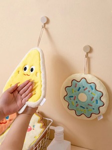 Toalla colgante con diseño de dibujos animados para limpiar las manos, toalla suave absorbente gruesa Kawaii con lazo para colgar, suministros de baño - Product Image 5