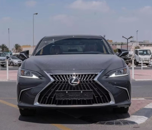 รถยนต์ Lexus ES Sedan ปี 2024 มือสอง ภายในหุ้มหนังสีเข้ม ให้ประสบการณ์การขับขี่ที่สะดวกสบาย - Product Image 2