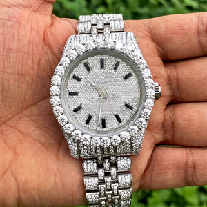 Montre Hip Hop exclusive pour homme en acier inoxydable, entièrement sertie de diamants Moissanite taille brillant, clarté VVS, cadran analogique en verre glacé - Product Image 1