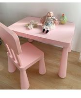 Ensemble table et chaises pour enfants en plastique coloré, très vendu, pour les enfants, pour une utilisation en intérieur dans les écoles maternelles