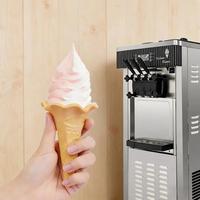 Machine à glace molle verticale à trois têtes et trois saveurs, en acier inoxydable 304, avec compresseur, garantie 1 an