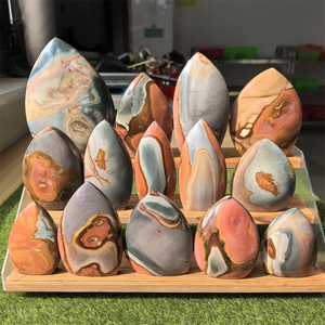Ornement en pierre naturelle sculptée en forme de cœur, pierre de guérison, cristal d'œuf, pierre de l'océan, pour la guérison, vente en gros - Product Image 1