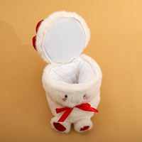 Coffret Cadeau en Peluche Bouquet de Roses en Gros avec Jouet Mouton, Seau à Fleurs Adorable, Poupée en Peluche, Design Mouton Caché, Cadeau Romantique pour la Saint-Valentin