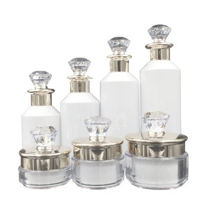 Bán Buôn 20 Gam 30 Gam 50 Gam 120Ml 150Ml 180Ml 200Ml Cao Cấp Chai PET Với Kim Cương Vít <span class=keywords><strong>Cap</strong></span> Mỹ Phẩm Gói Chai Trong Giá Tốt - Product Image 1