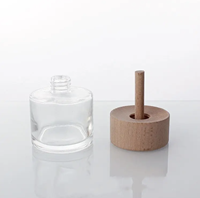 Bouteille de parfum en verre ronde vide de 50ml avec bouchon en bois pour voiture pour diffuseur de roseaux ou parfums de voiture personnalisés