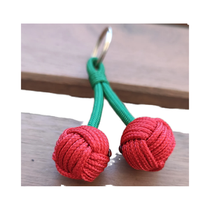 Llavero de Paracord con Diseño de Puño de Mono, Personalizado, para Defensa Personal, Lindo Llavero de Cuerda de Paracord - Product Image 1