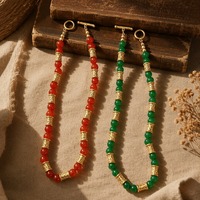 Collier Rétro Médiéval en Alliage Plaqué Or avec Perles en Pierre Naturelle Fait Main, Chaîne à Maillons, Poids 80G, Vert Rouge