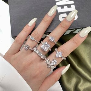 แหวนแต่งงาน Dylam Bridal สำหรับผู้หญิง เงินแท้ S925 ดีไซน์เกลียวแบบเถาวัลย์ ประดับด้วยเพชรคิวบิกเซอร์โคเนีย 1 กะรัต เครื่องประดับสำหรับงานหมั้น - Product Image 2